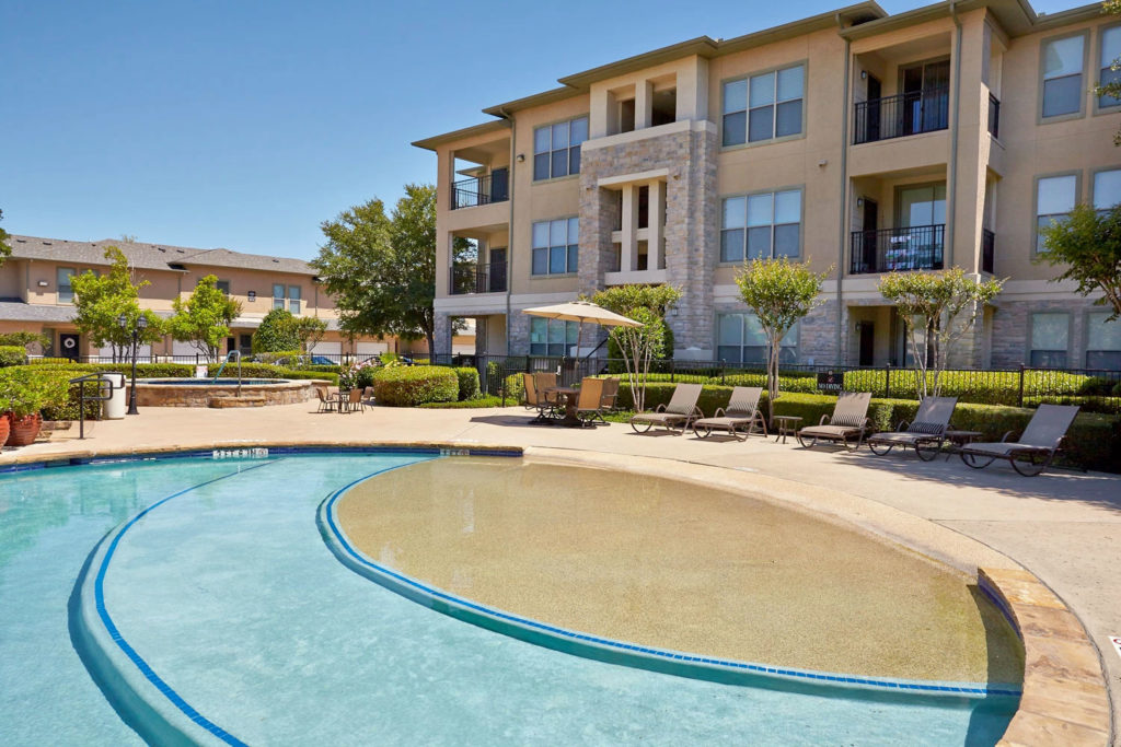 Oakmont Boulevard Ft. Worth, TX © Smallwood Corporate Housing